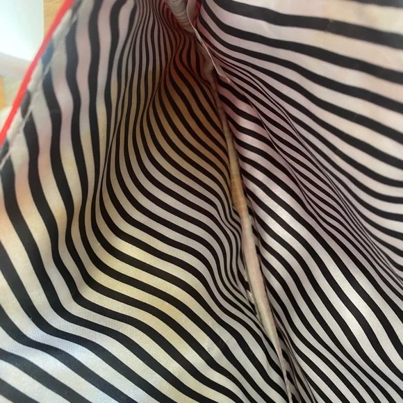 Red Volcom Clutch❣️ - Picture 3 of 5